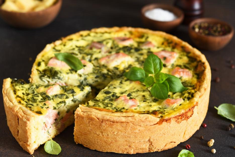 quiche se špenátem a lososem