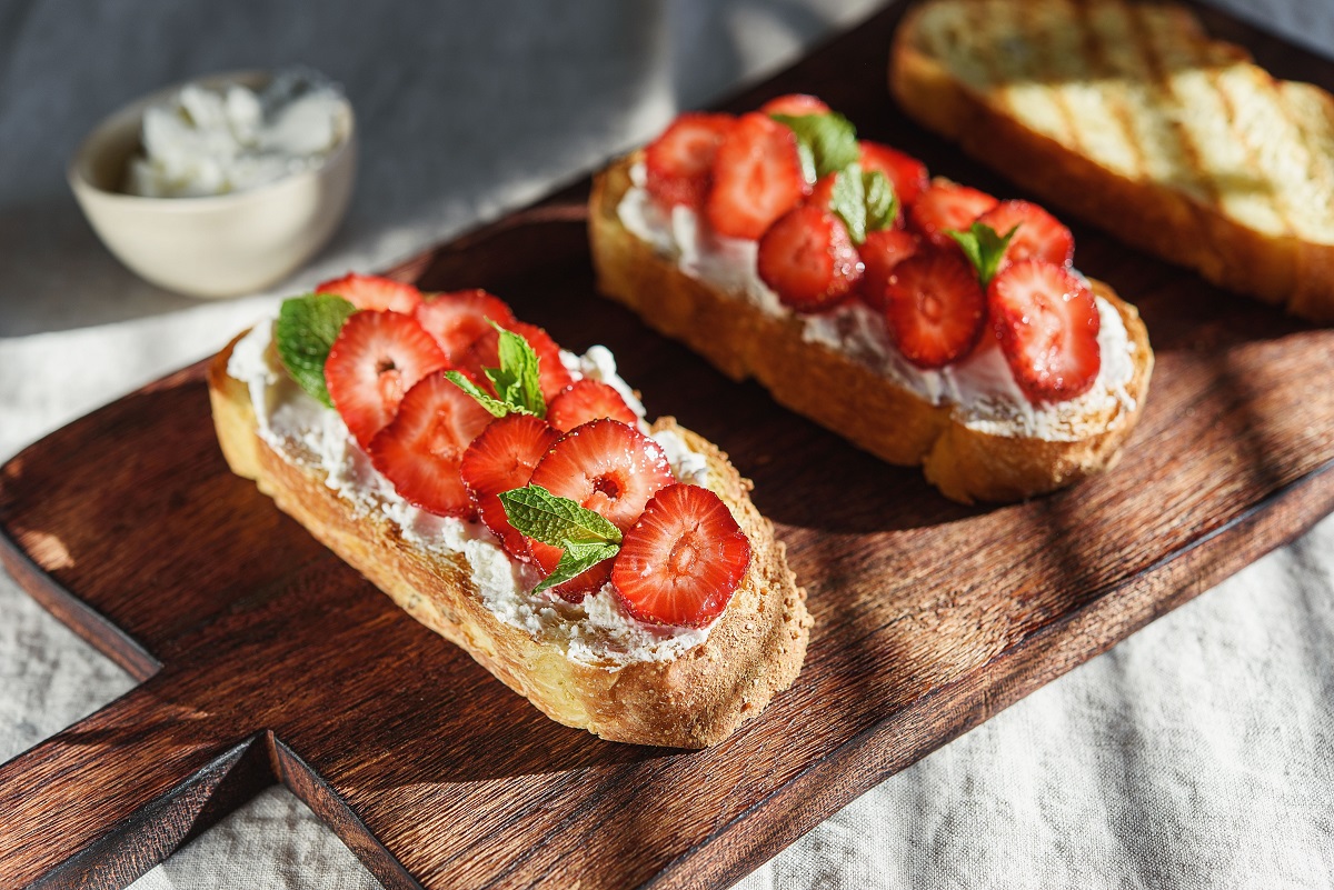 jahodová bruschetta