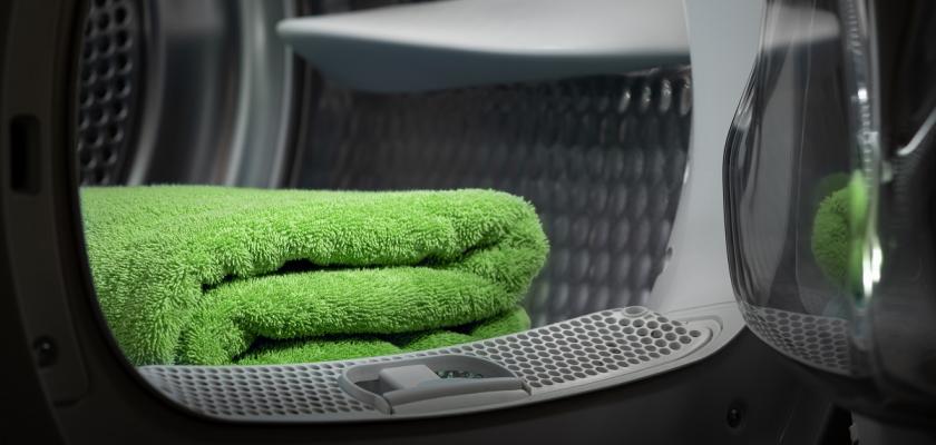zelený ručník v sušičce