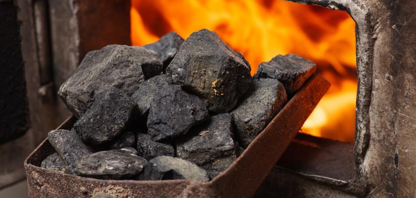 topení uhlím