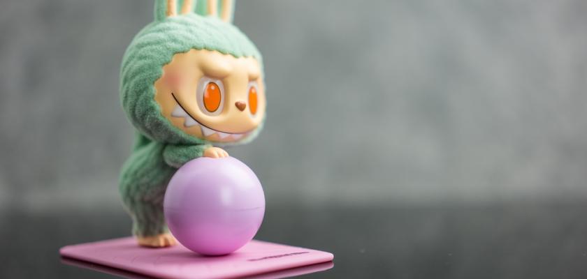 zelený labubu