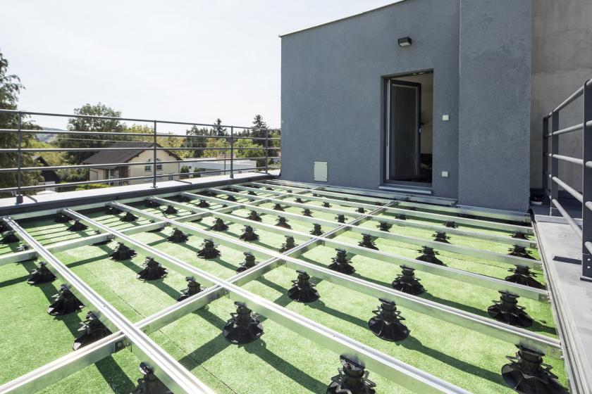 montáž essential terrace na strechu