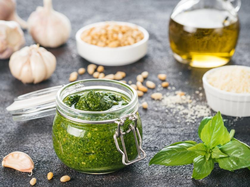 bazalkové pesto