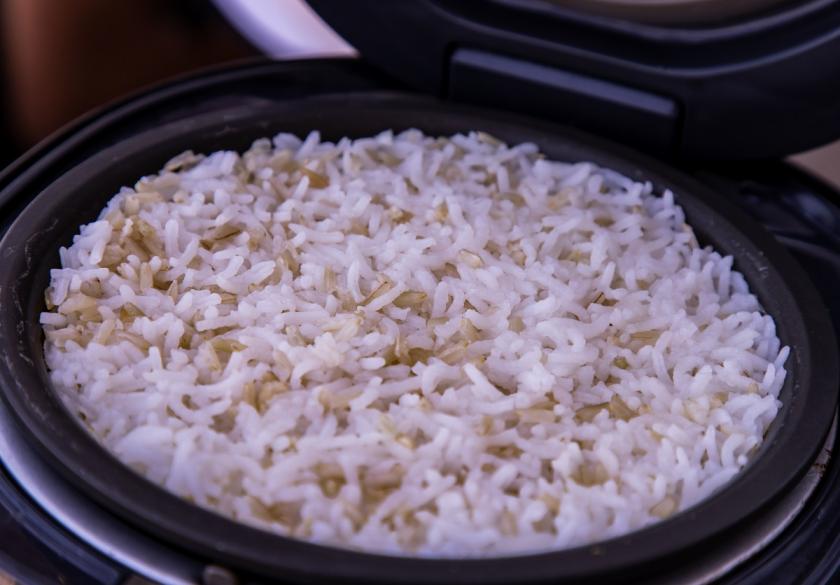 rýže v rýžovaru