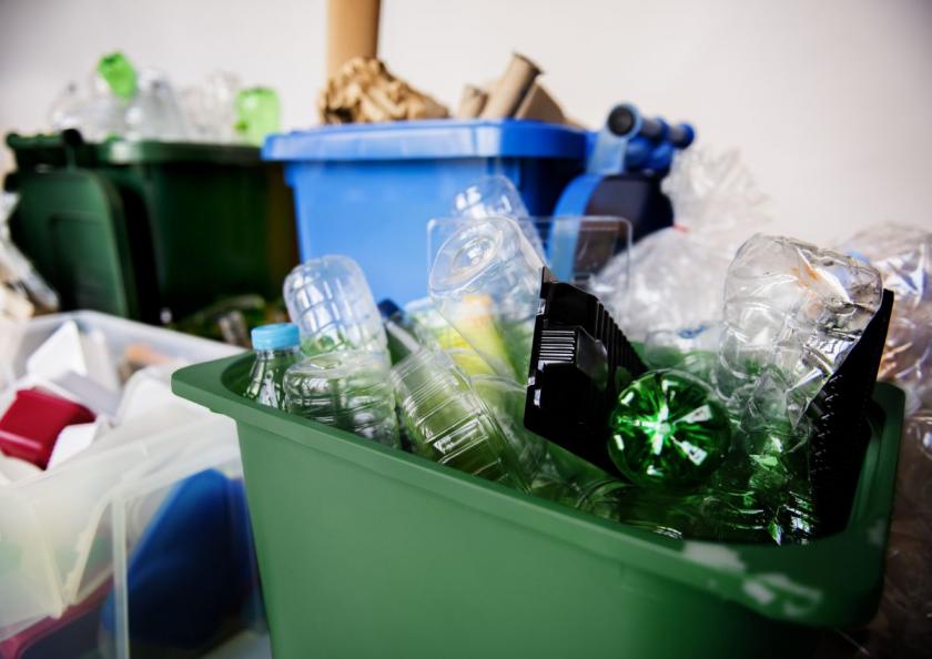 kontejner na plast