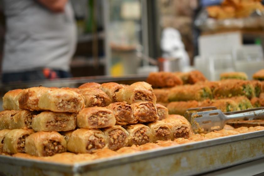 baklava na talíři