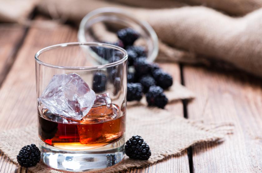 ostružinový likér s whisky