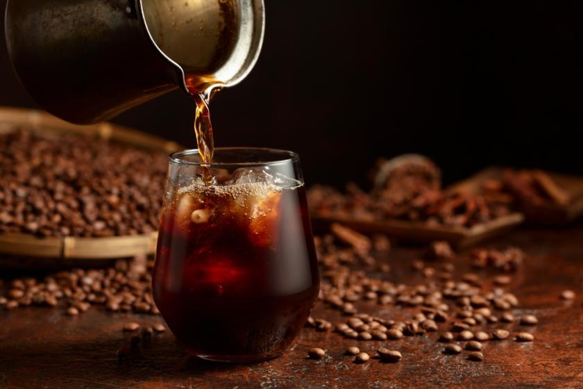 cold brew ve skle